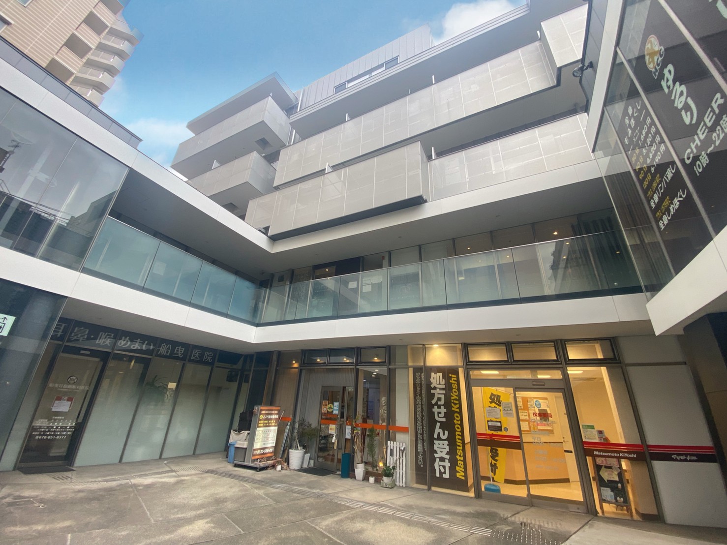 LINE_ALBUM_FTKビル　302_220415_26